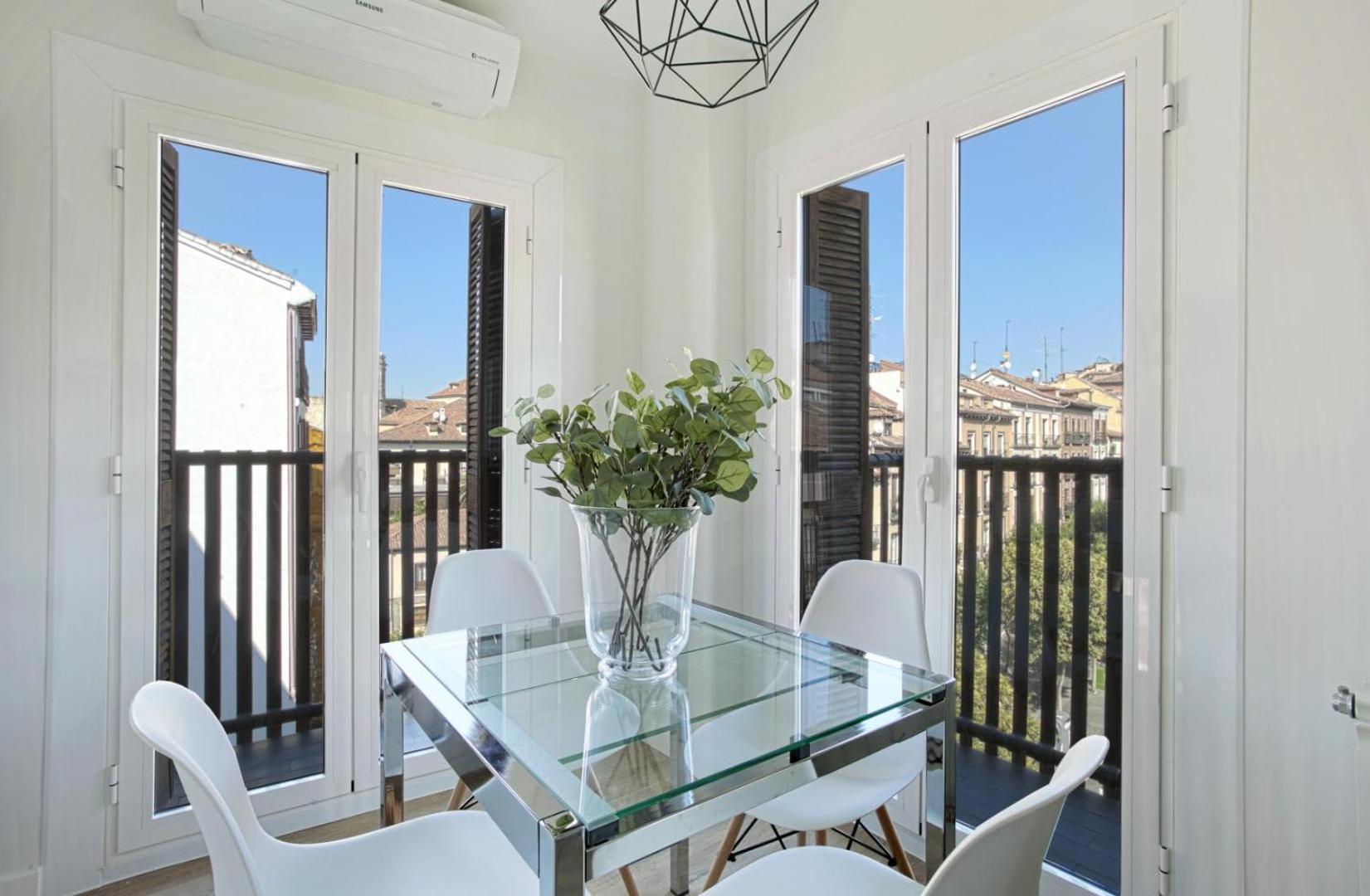 Genteel Home Cava Baja Madrid Exterior photo